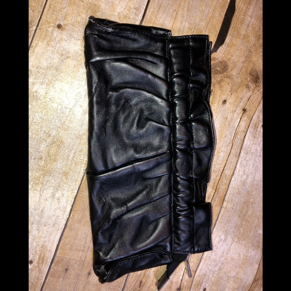 EXPRESS LEATHER CLUTCH